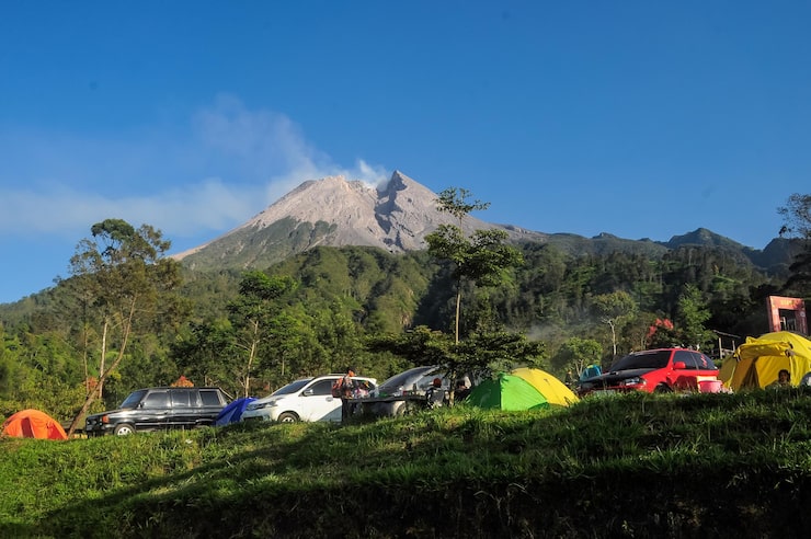 https://hilltopcamplembang.com/tempat-camping-di-lembang-bandung-murah/