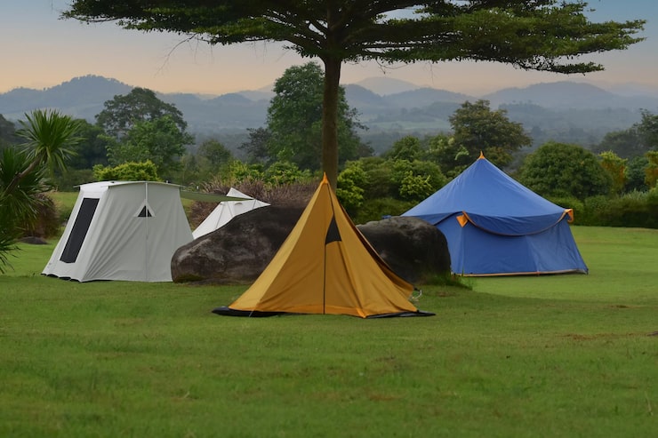 https://hilltopcamplembang.com/tempat-camping-di-lembang-bandung-murah/